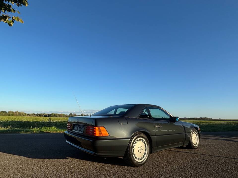 Image 16/49 de Mercedes-Benz 500 SL (1990)