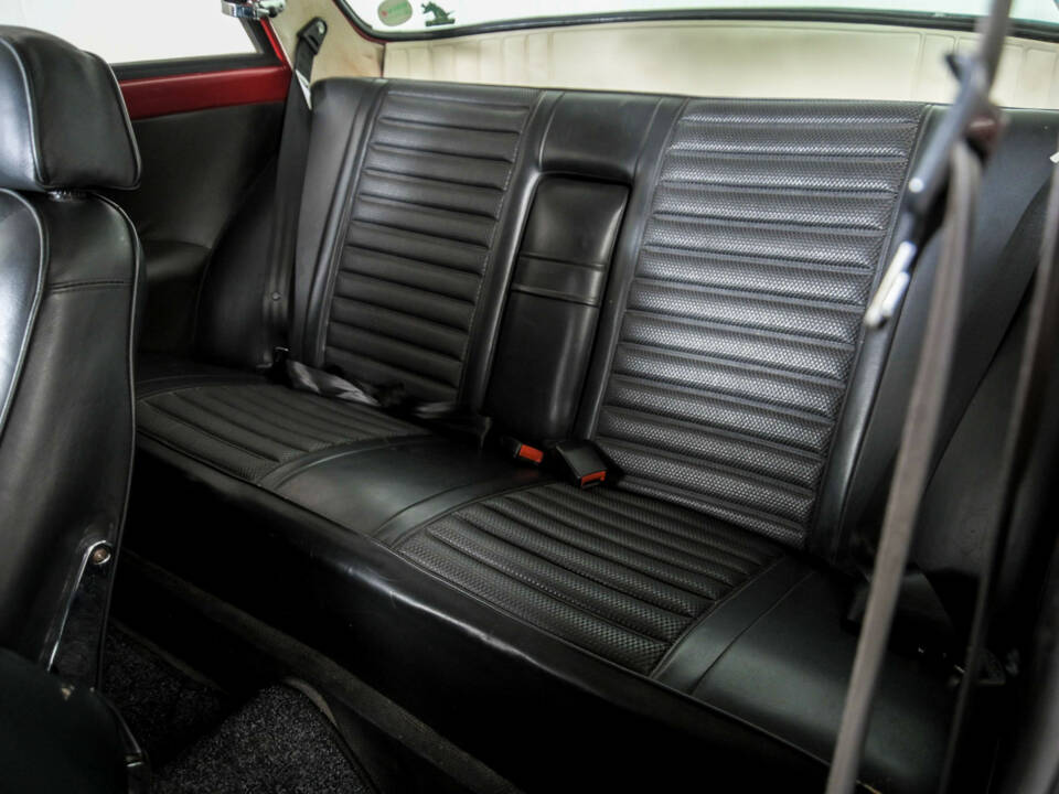 Image 36/50 of Volvo 1800 S (1965)
