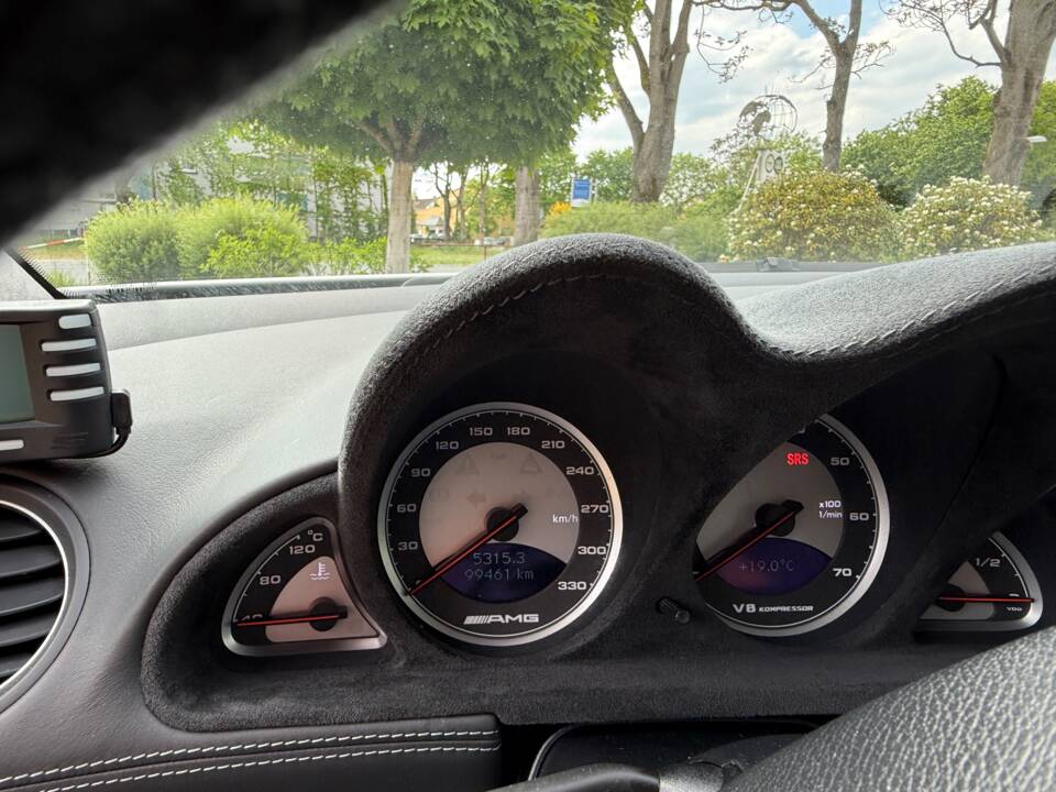 Image 19/29 of Mercedes-Benz SL 55 AMG (2004)