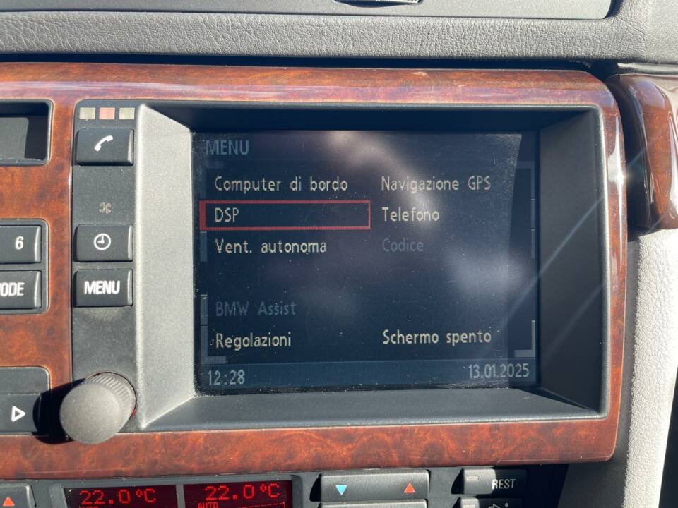 Image 7/12 of BMW 740i (1997)