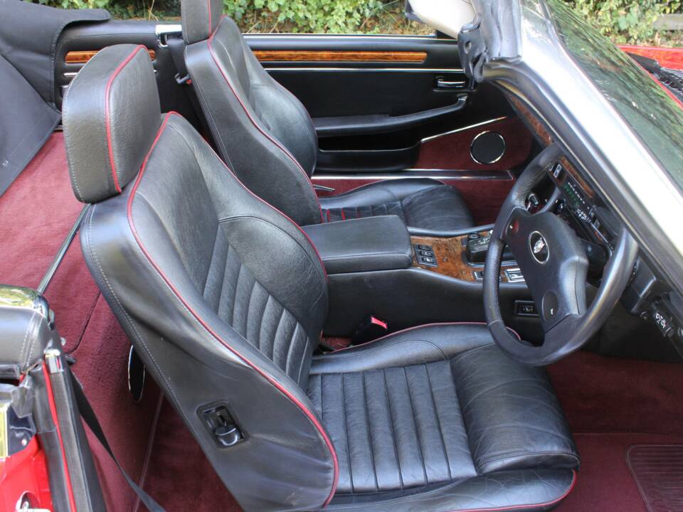 Image 10/20 of Jaguar XJS 5.3 V12 (1989)