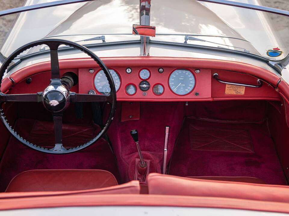 Image 14/20 of Jaguar XK 120 OTS (1950)