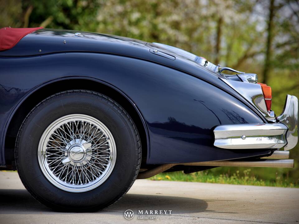 Image 29/78 of Jaguar XK 150 3.4 S OTS (1958)