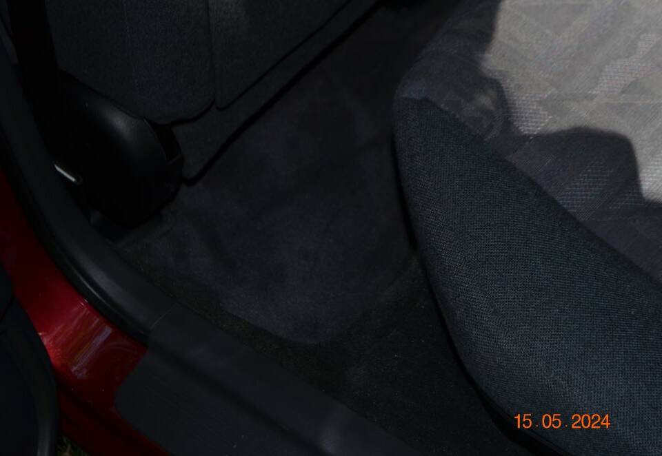 Image 11/38 of Mazda 626 2.0i (1994)