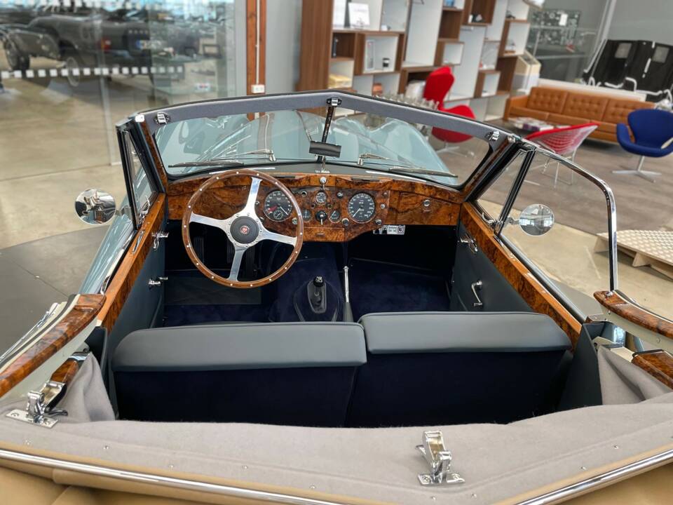 Image 6/7 of Jaguar XK 140 SE DHC (1955)