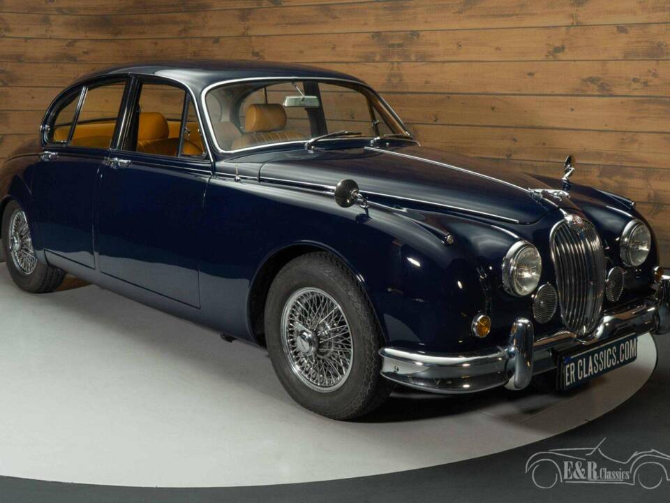 Image 3/19 of Jaguar Mk II 3.8 (1962)