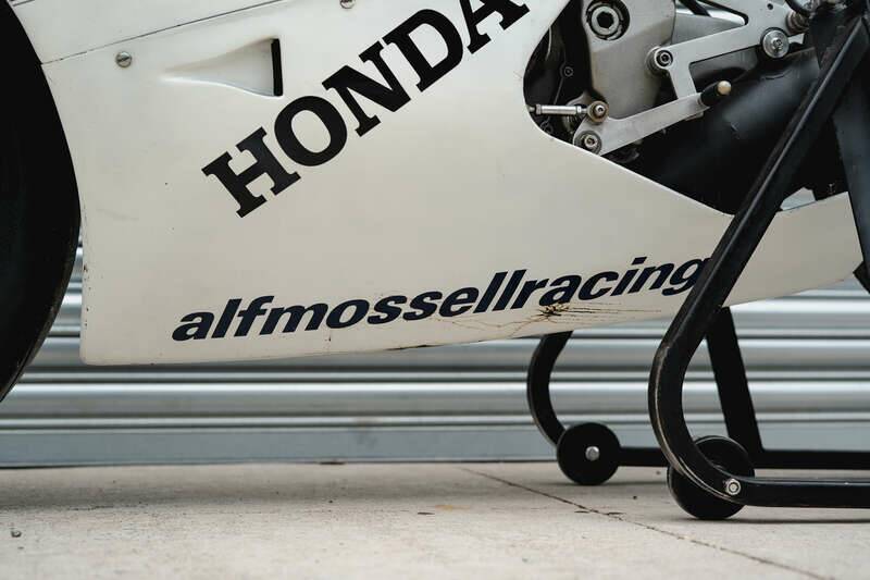 Bild 23/50 von Honda RS 250 RF (1993)