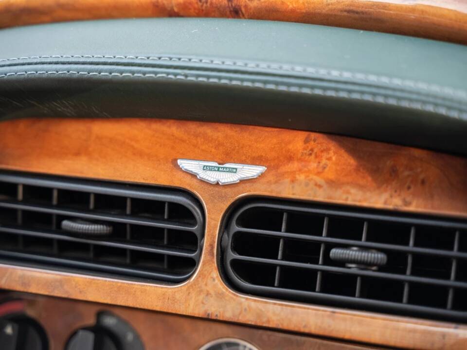 Image 18/27 de Aston Martin DB 7 Vantage (1999)