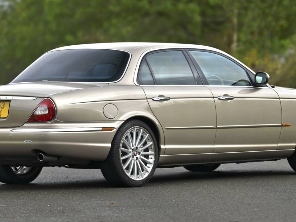 Afbeelding 13/50 van Jaguar XJ 8 4.2 (2003)