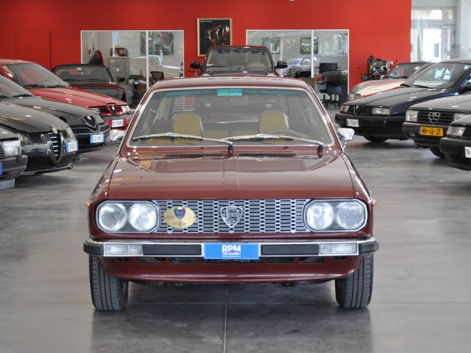 Image 2/37 of Lancia Beta HPE 1600 (1975)