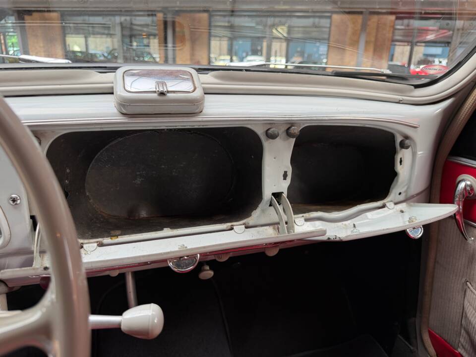 Imagen 24/42 de Peugeot 203 C (1958)