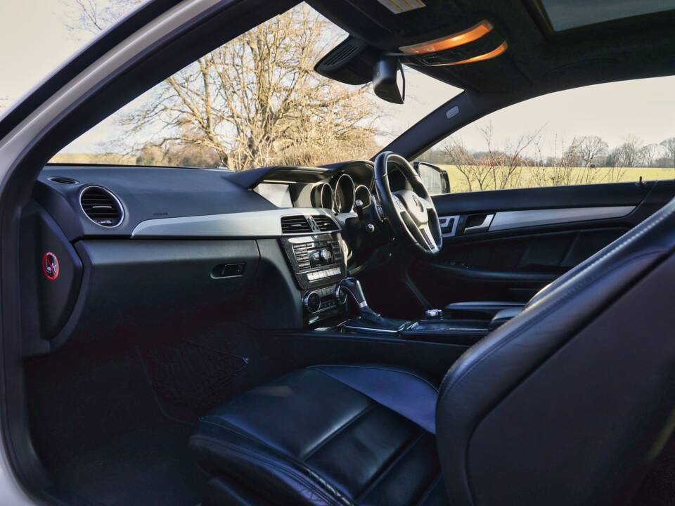 Imagen 17/40 de Mercedes-Benz C 63 AMG (2013)