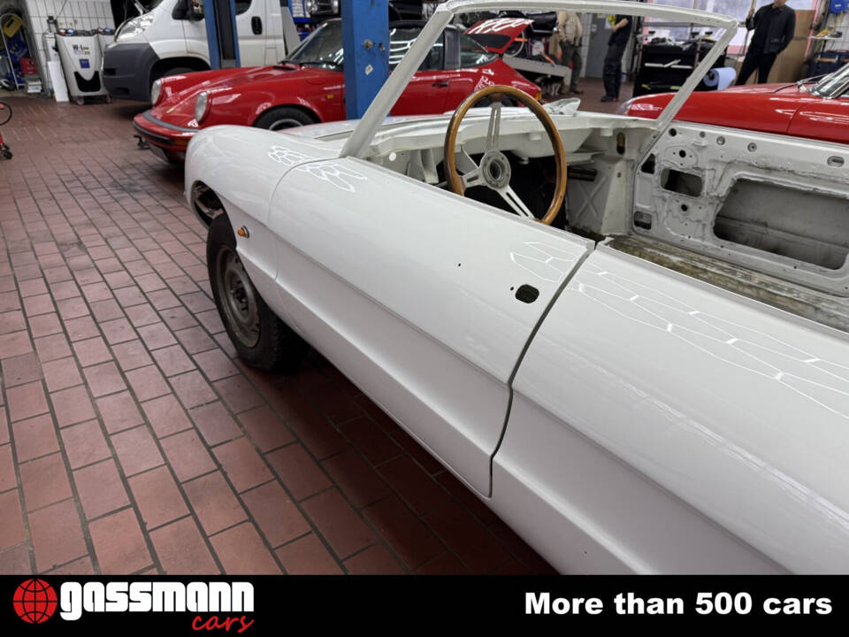 Bild 5/15 von Alfa Romeo 1750 Spider Veloce (1968)