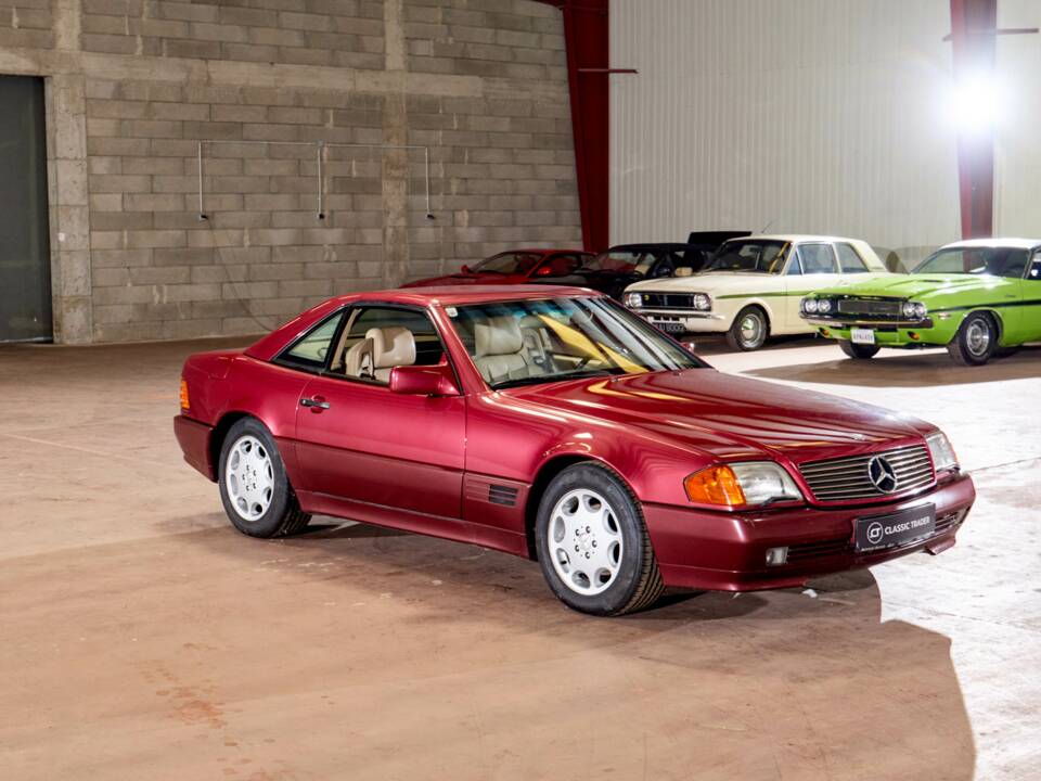 Image 3/43 of Mercedes-Benz 500 SL (1992)