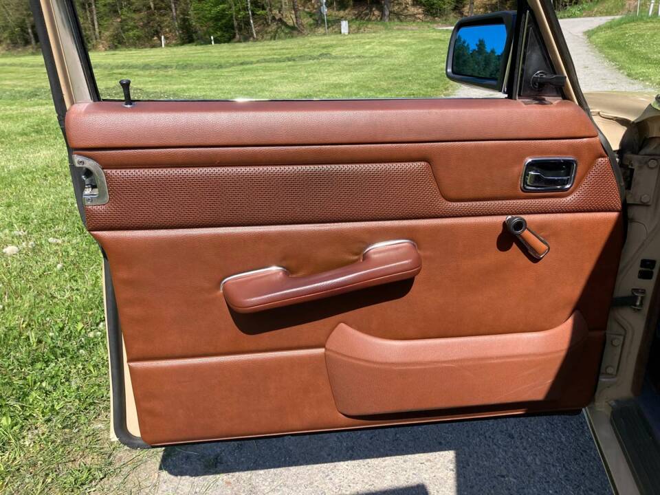 Image 31/49 de Mercedes-Benz 230&#x2F;4 (1974)