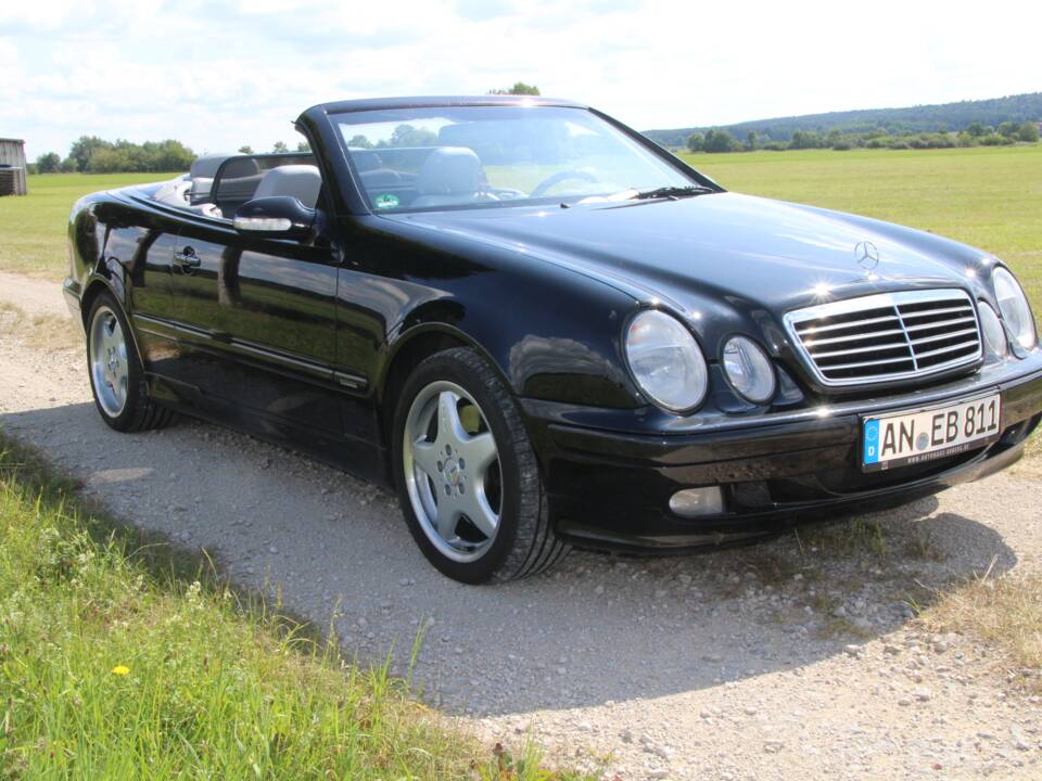 Bild 8/42 von Mercedes-Benz CLK 430 (2002)