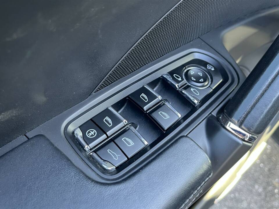 Image 15/46 de Porsche Cayenne Turbo (2011)