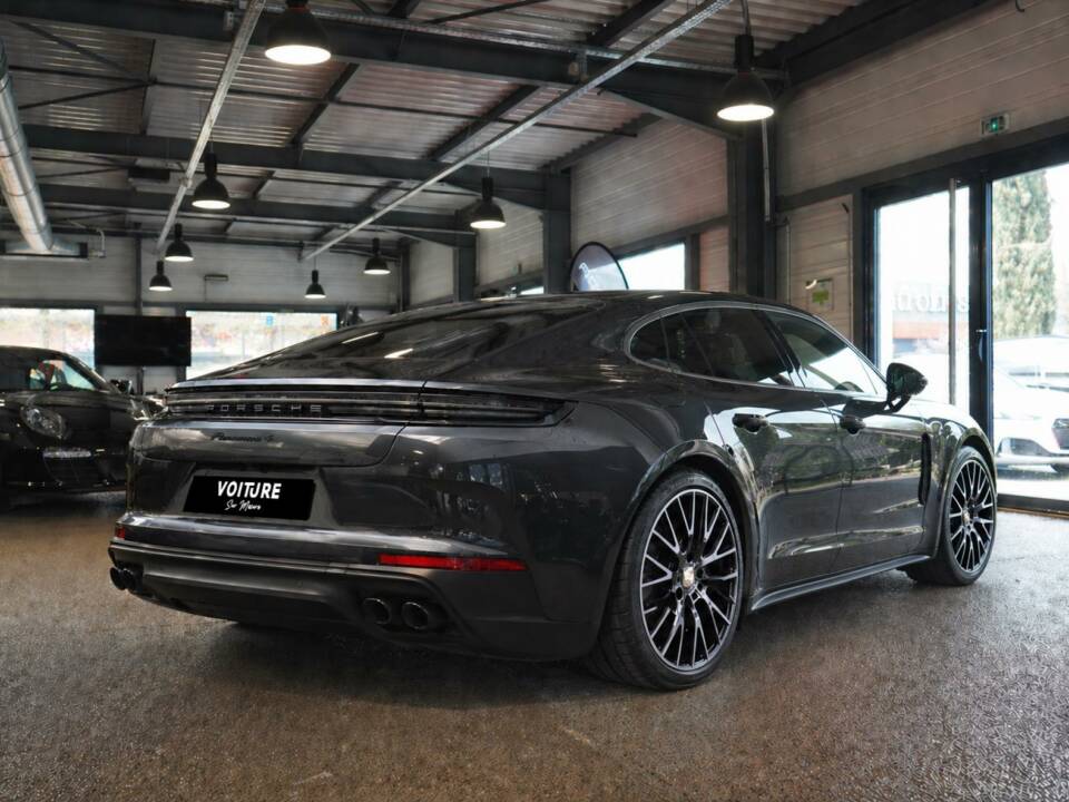 Image 2/10 of Porsche Panamera 4 E-Hybrid (2024)
