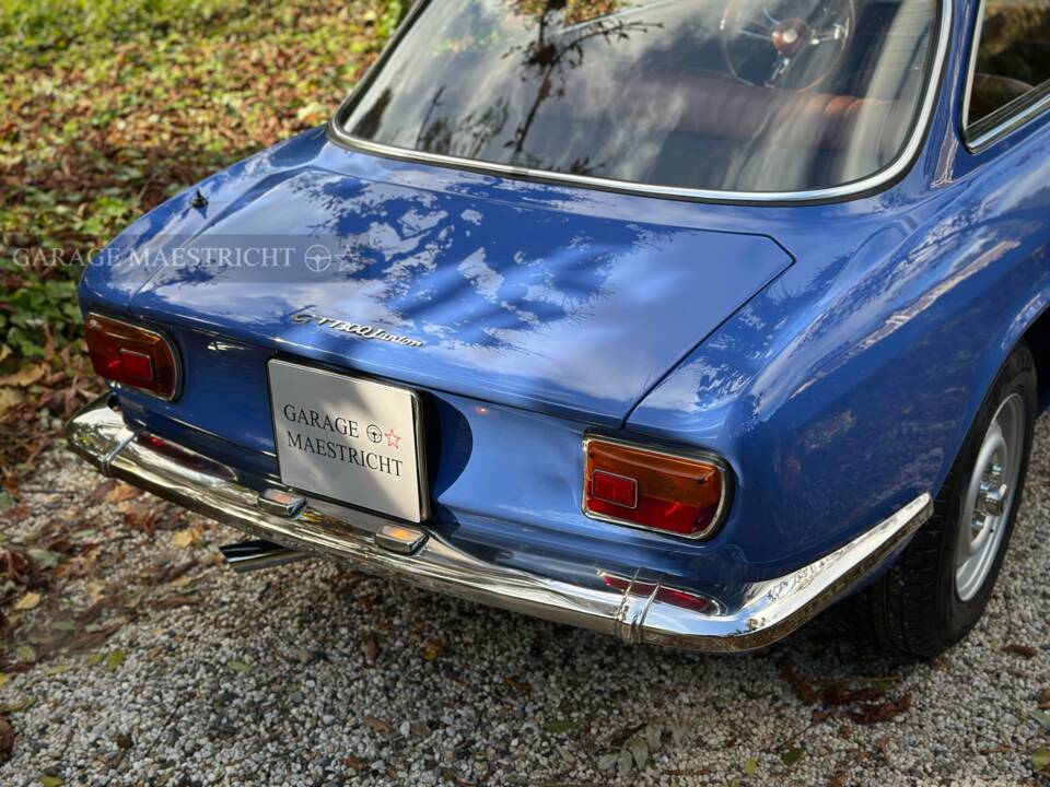 Bild 24/100 von Alfa Romeo Giulia GT 1300 Junior (1973)