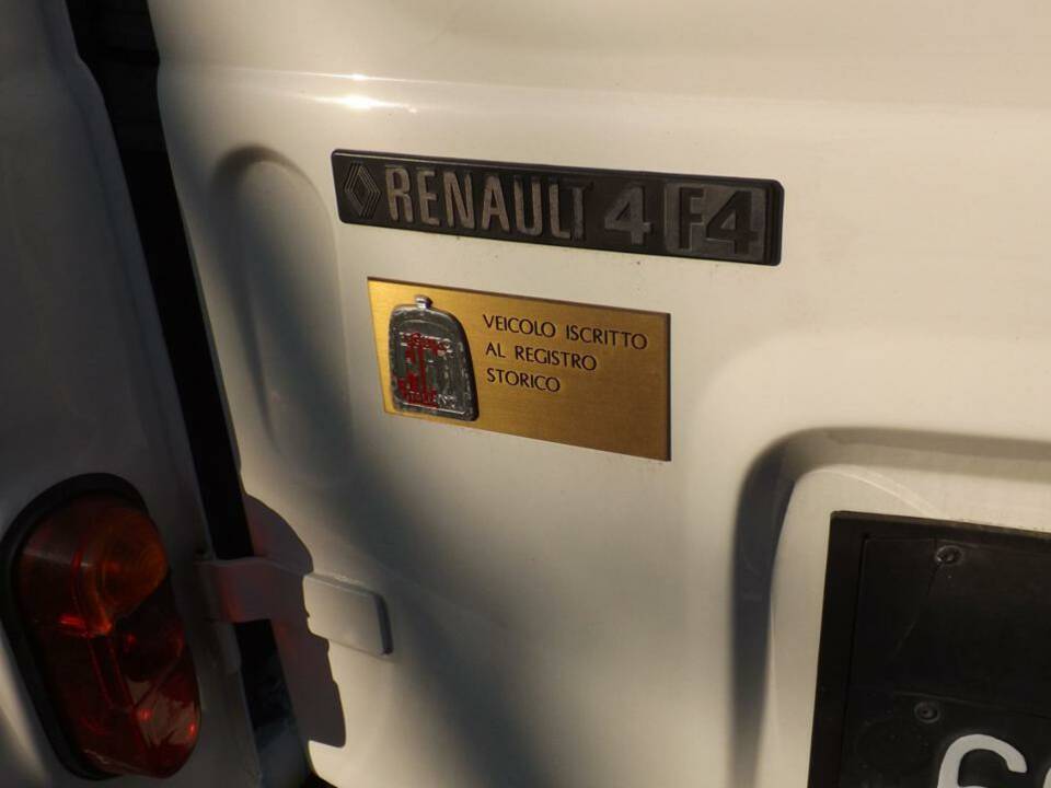 Image 29/44 of Renault R 4 F4 (1982)