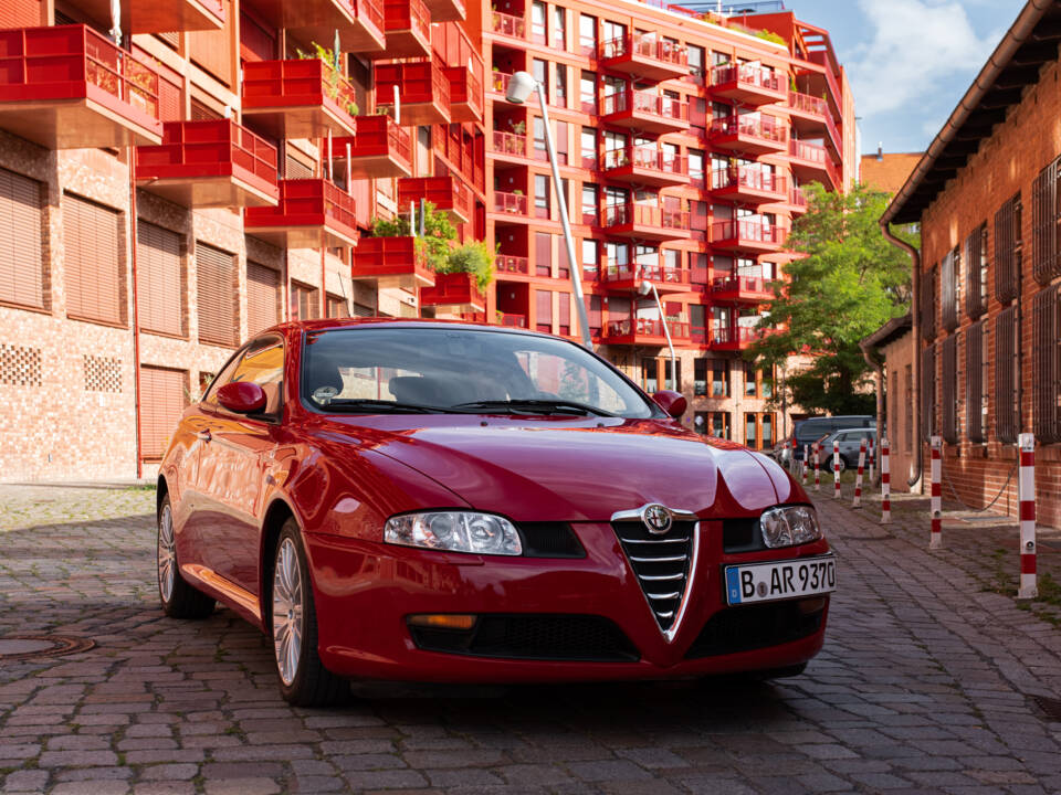 Afbeelding 2/40 van Alfa Romeo GT 2.0 JTS (2004)