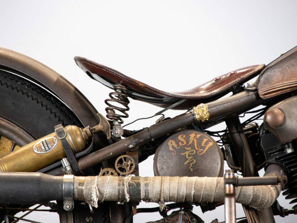 Bild 11/50 von Harley-Davidson FXSTC 1340 Softail Custom (1989)