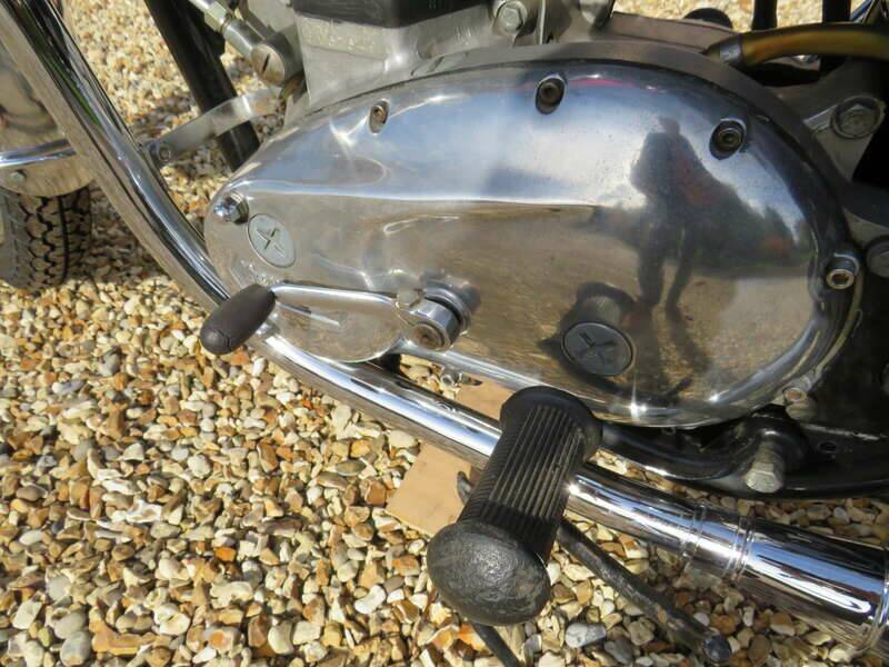 Image 29/44 of Triumph DUMMY (1976)