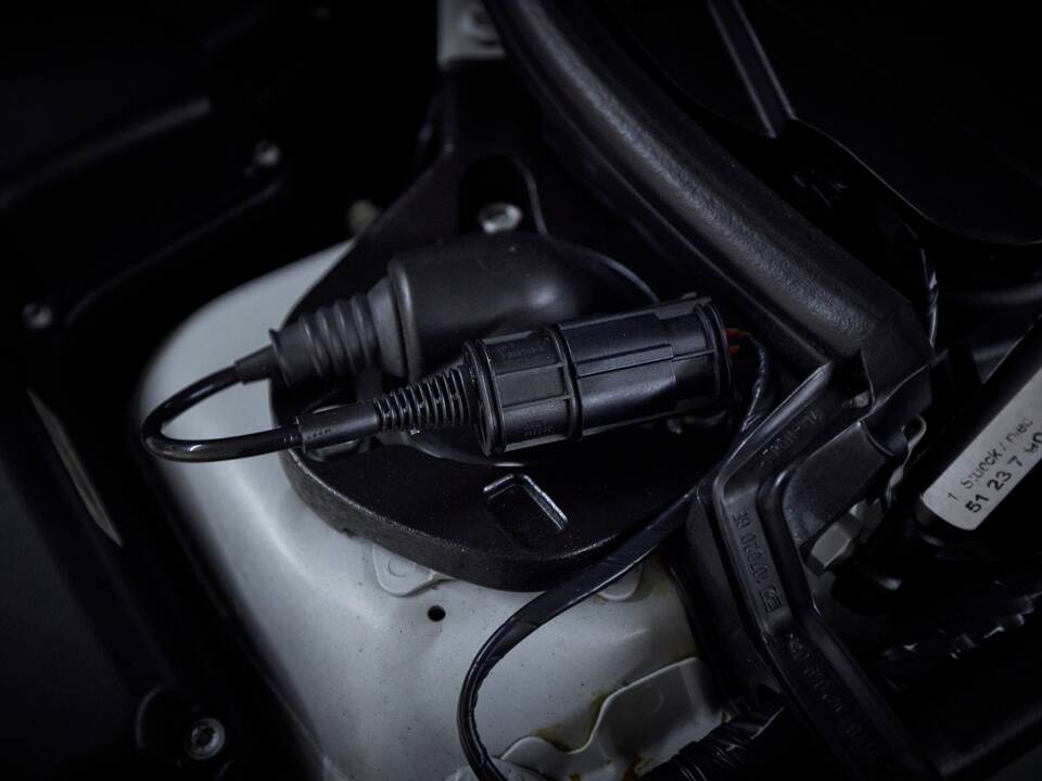 Image 98/100 of BMW M3 (2006)