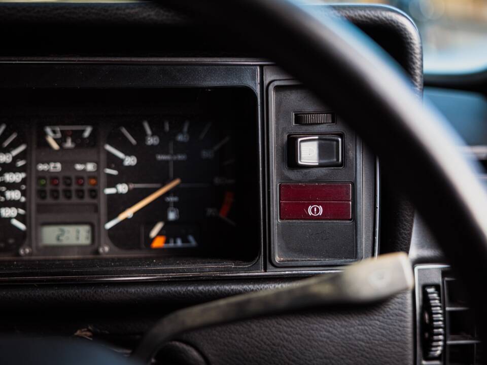 Immagine 10/50 di Volkswagen Golf I GL (1982)