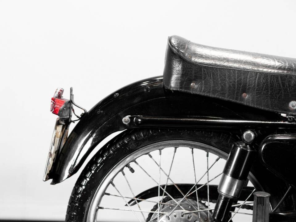 Bild 28/50 von Gilera 150 Sport (1954)