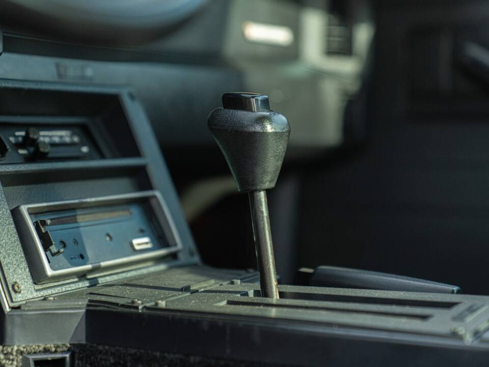 Image 43/50 of Chevrolet Camaro Z28 (1992)