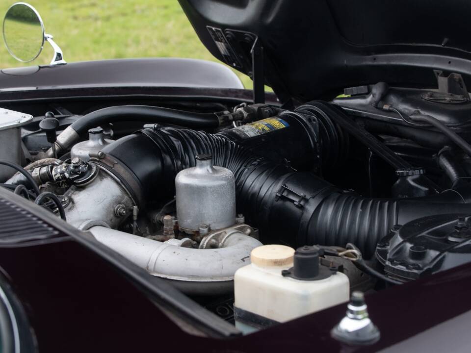 Image 11/50 of Rolls-Royce Silver Shadow I (1972)