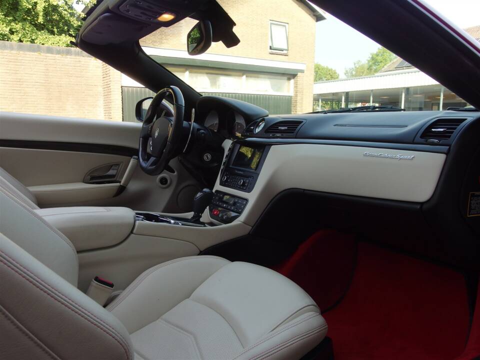 Image 56/99 of Maserati GranCabrio Sport (2015)