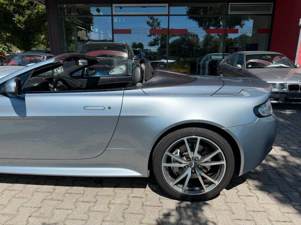Image 6/43 of Aston Martin V8 Vantage S (2017)