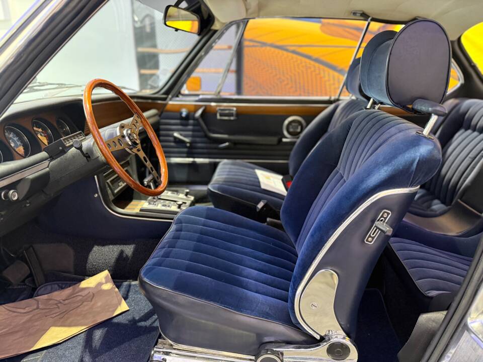 Image 9/35 of BMW 3.0 CS (1974)