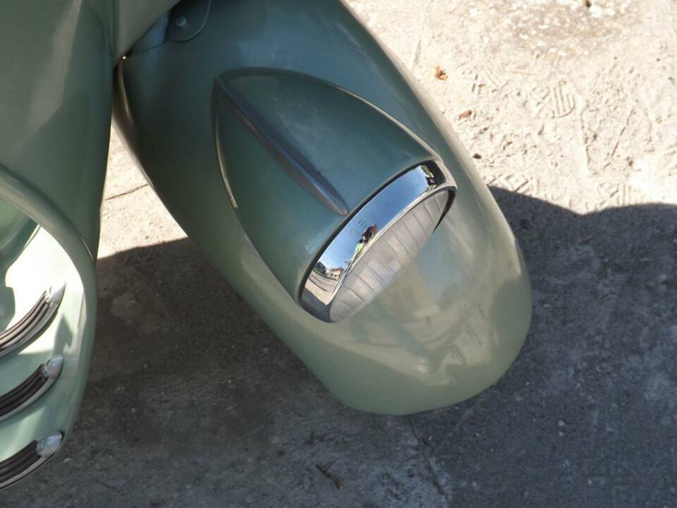 Image 41/44 de Piaggio Vespa 125 (1951)