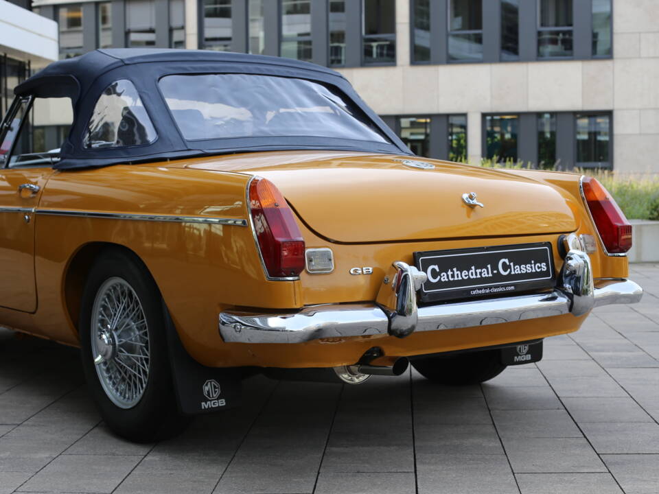 Image 9/53 of MG MGB (1973)