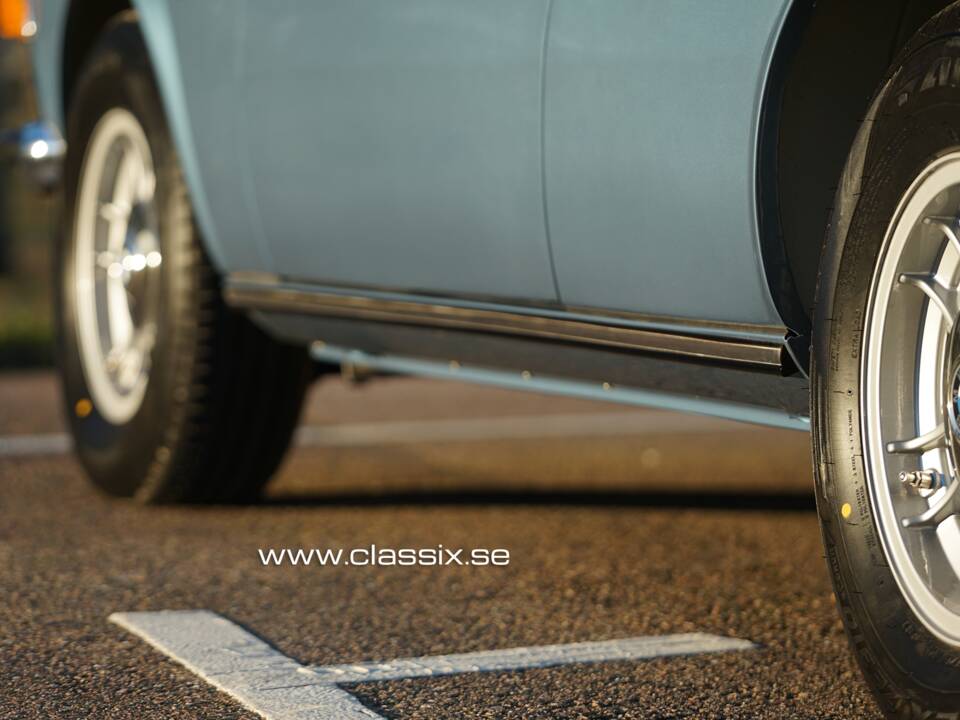 Image 25/37 of BMW 3.0 CSi (1973)