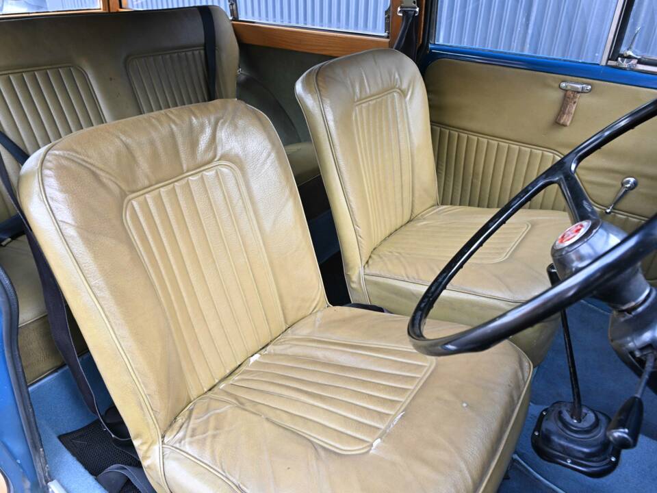 Image 17/50 of Morris Minor 1000 Traveller (1971)