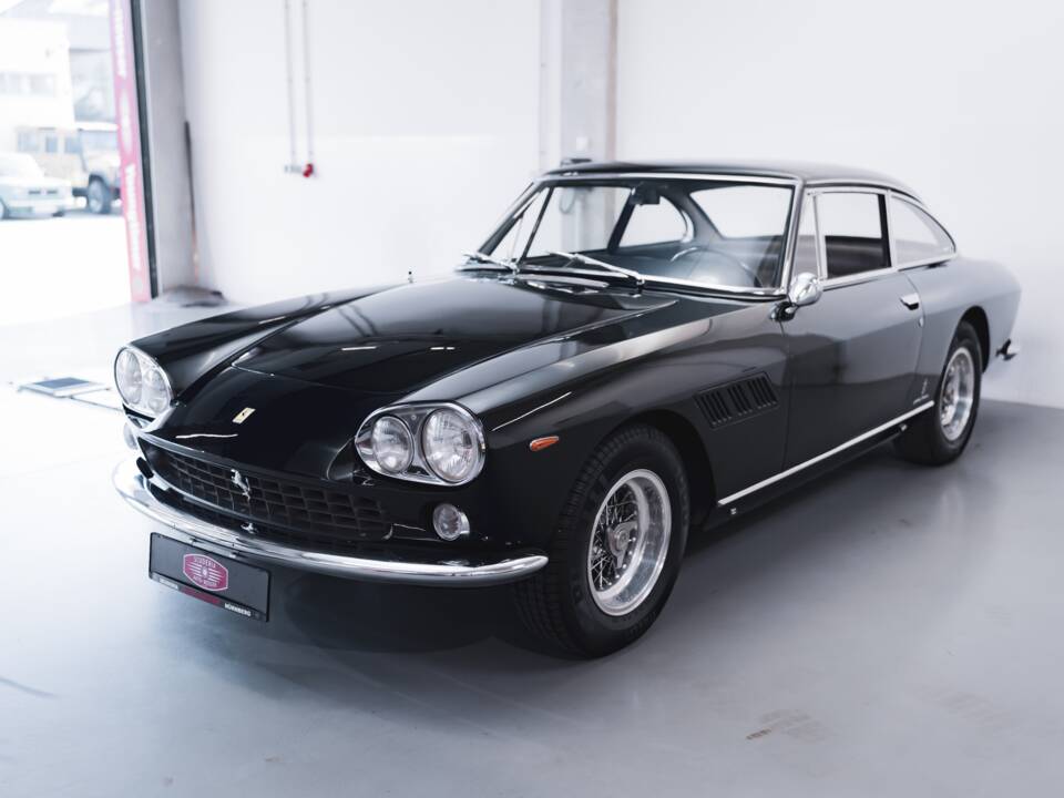 Image 15/100 of Ferrari 330 GT 2+2 (1965)