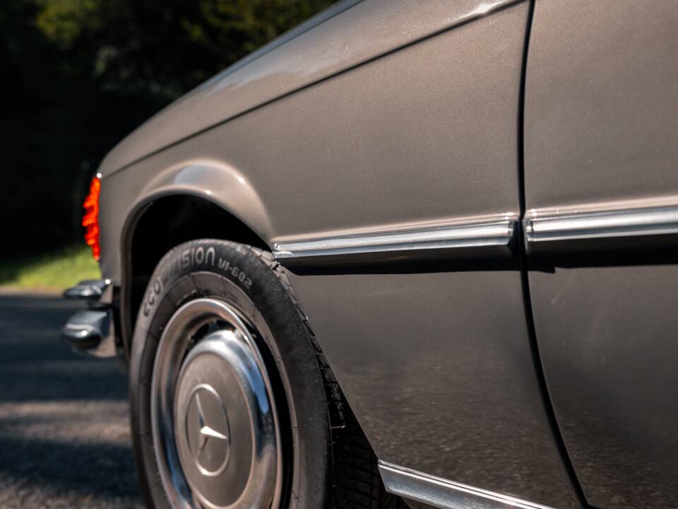 Bild 74/105 von Mercedes-Benz 280 S (1972)