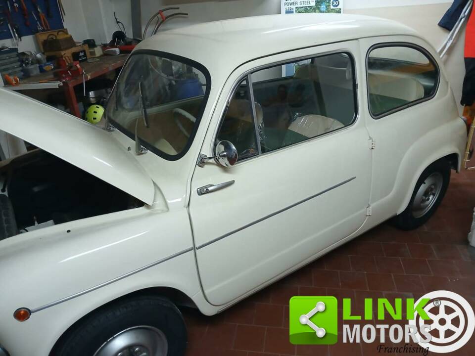 Image 3/10 de FIAT 600 D (1962)