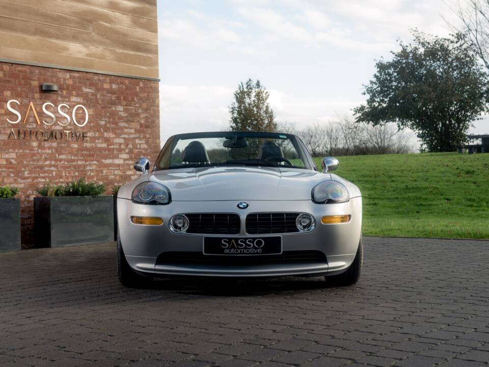 Image 38/84 of BMW Z8 (2001)