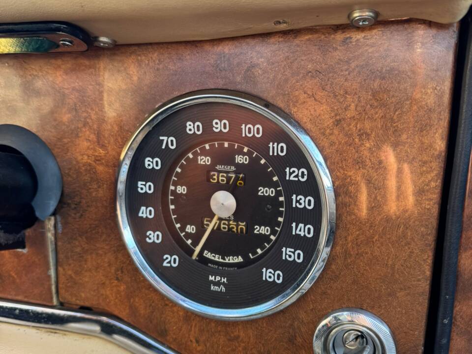 Image 6/6 of Facel Vega Facel II (1963)