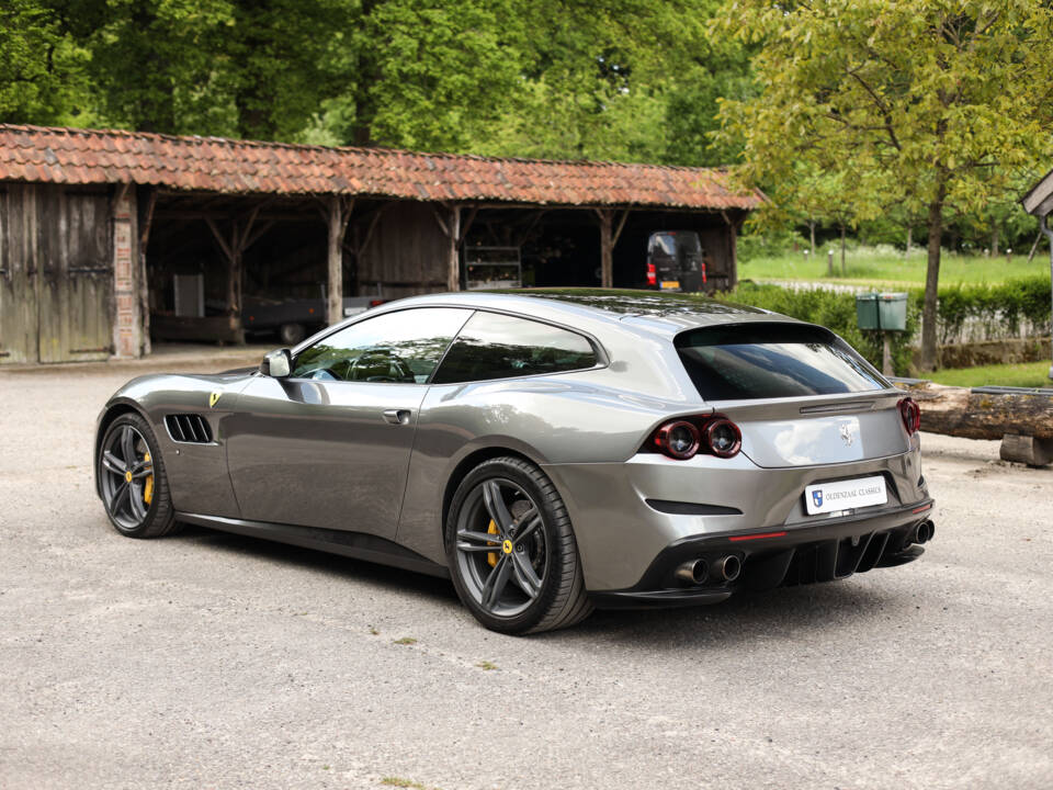 Immagine 5/61 di Ferrari GTC4Lusso (2017)