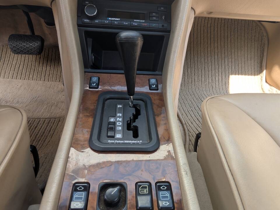Image 10/13 de Mercedes-Benz E 220 (1994)