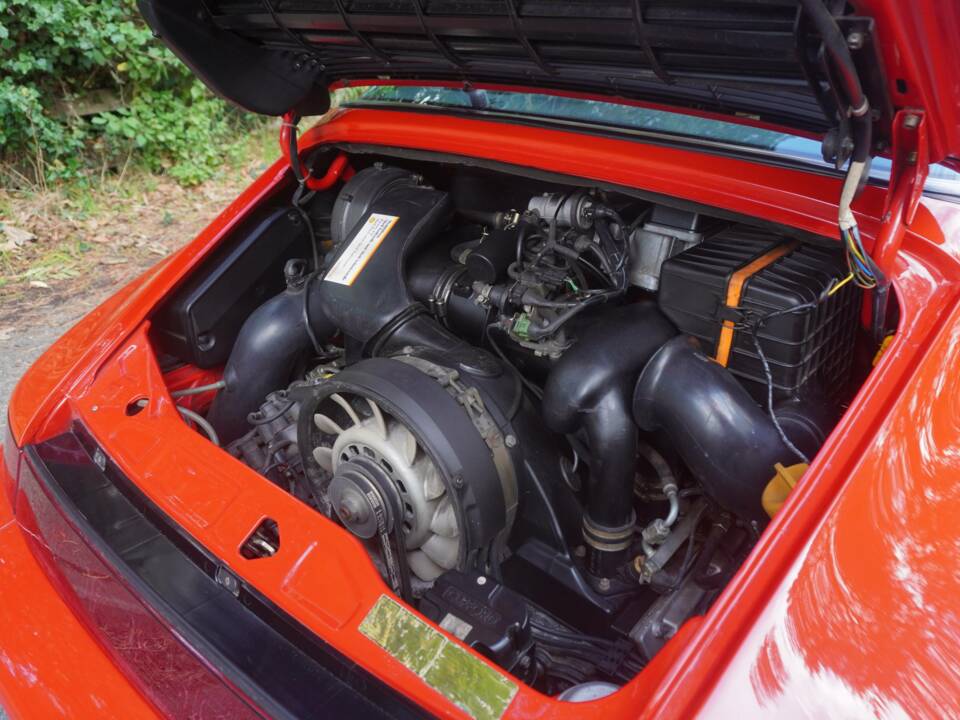 Image 22/23 de Porsche 911 Carrera 4 (1992)
