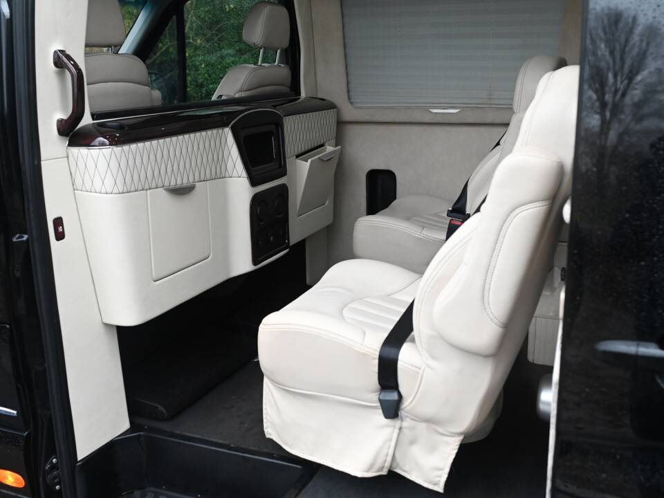 Immagine 32/34 di Mercedes-Benz Sprinter 515 CDI (2014)
