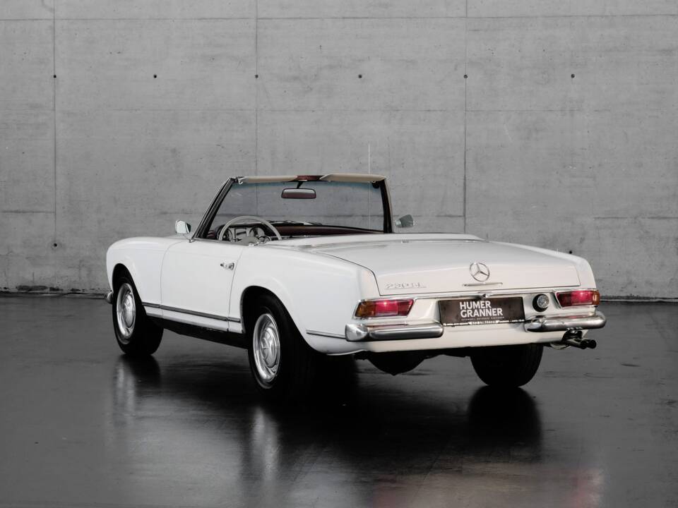 Afbeelding 16/40 van Mercedes-Benz 230 SL (1964)