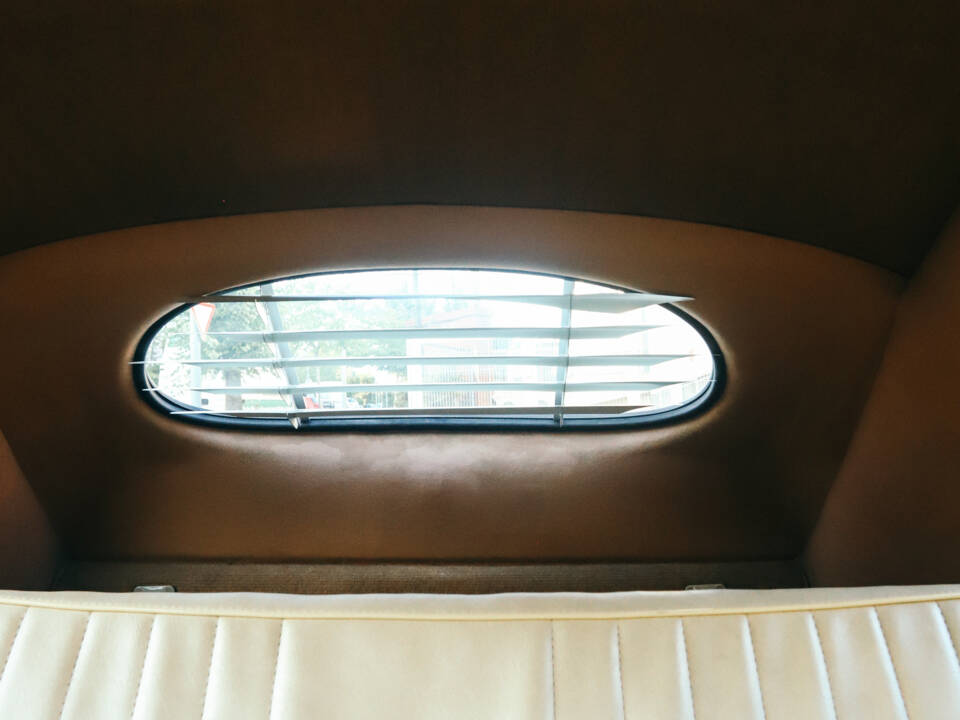 Image 110/130 of Volkswagen Beetle 1200 Export &quot;Oval&quot; (1954)